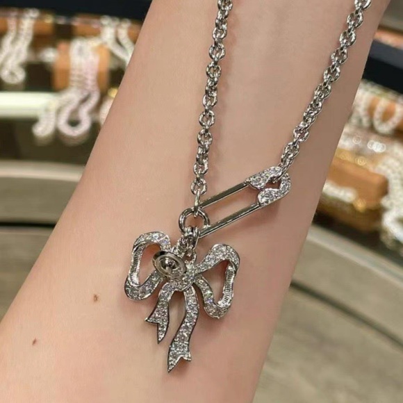 Vivienne Westwood Necklace - Picture 4 of 12